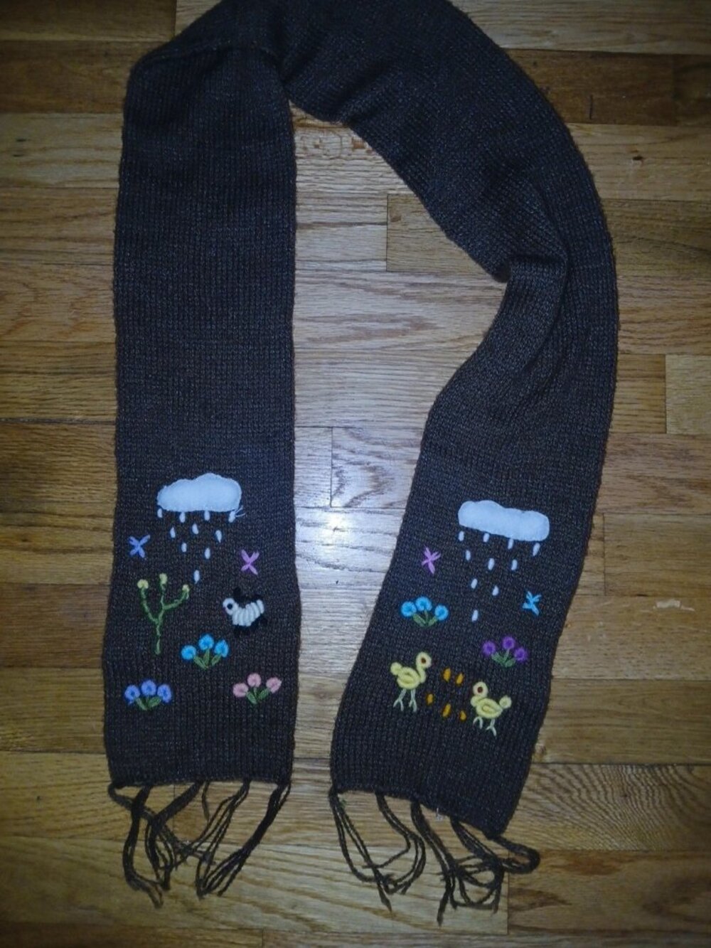 Handmade scarf with designs